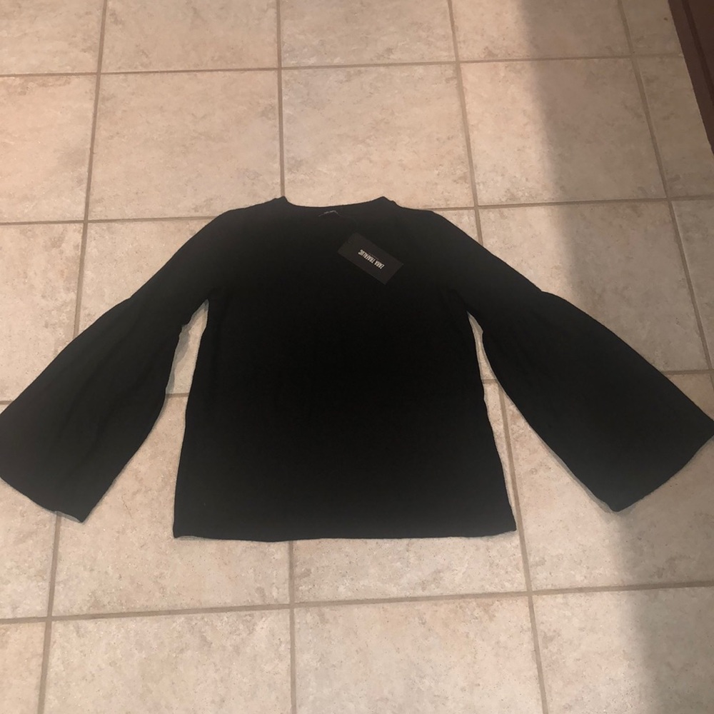 Zara bell sleeve sweater/sweatshirt nwt size S